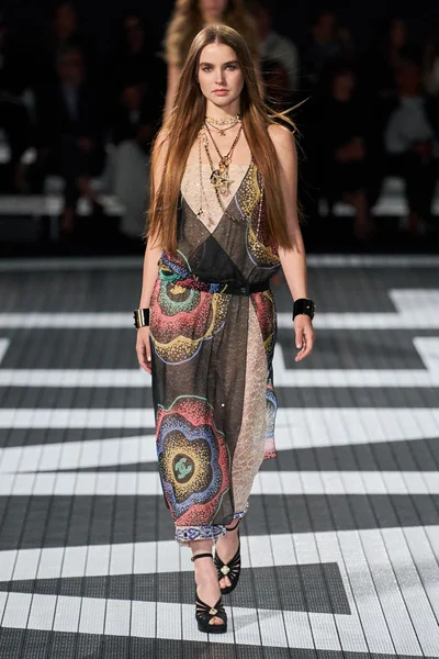 Look 37